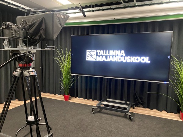 Interaktīvais ekrāns i3TOUCH ULTRA ar sienas stiprinājumu - Tallinas Ekonomikas skola